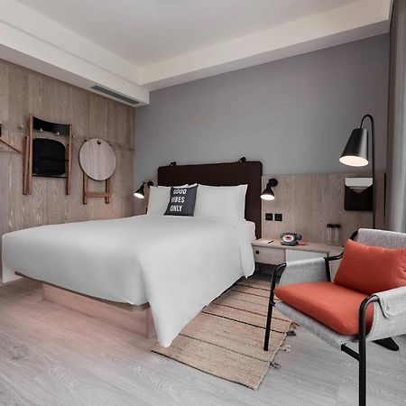 Moxy Taichung Hotel Exterior photo