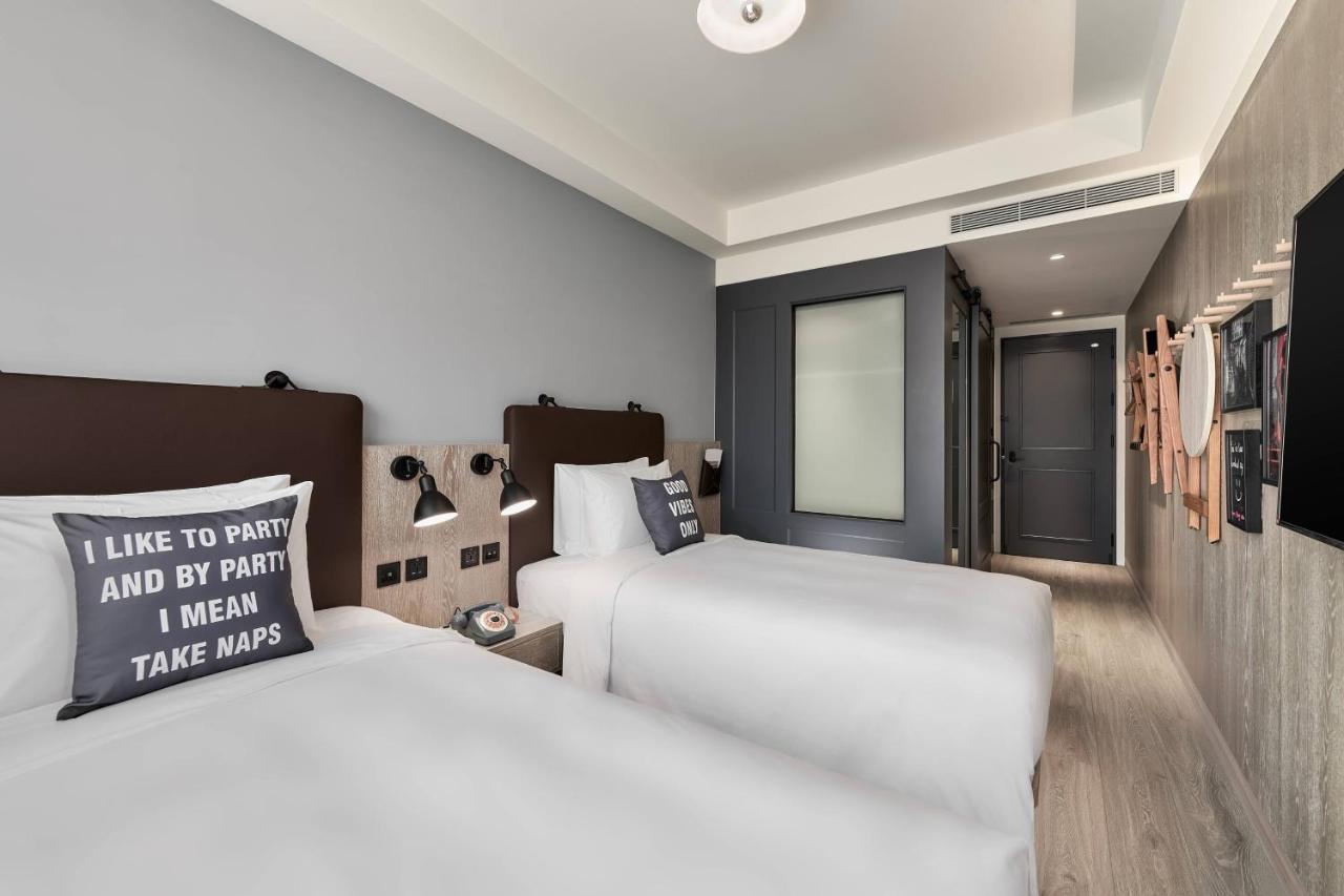 Moxy Taichung Hotel Exterior photo